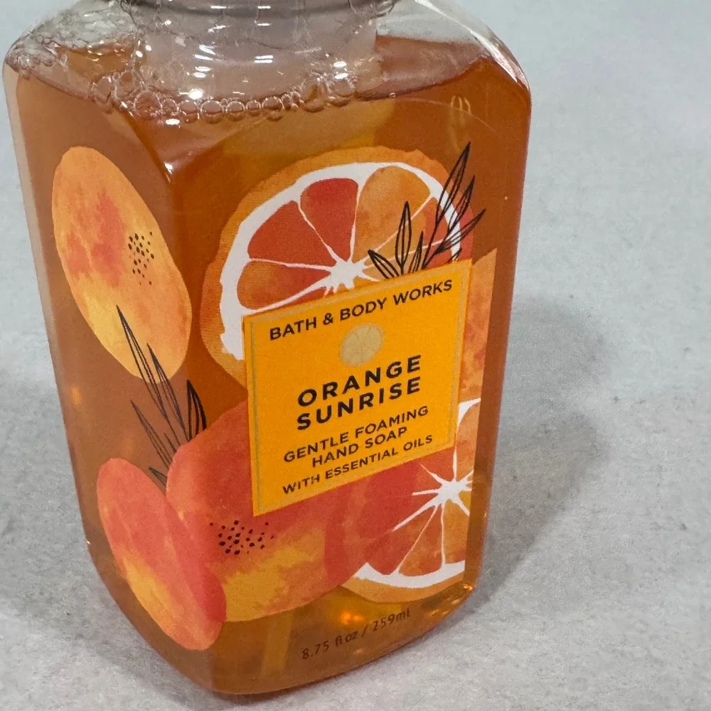 Bath & Body Works Orange Sunrise Gentle Foaming Hand Soap Orange 8.75oz New